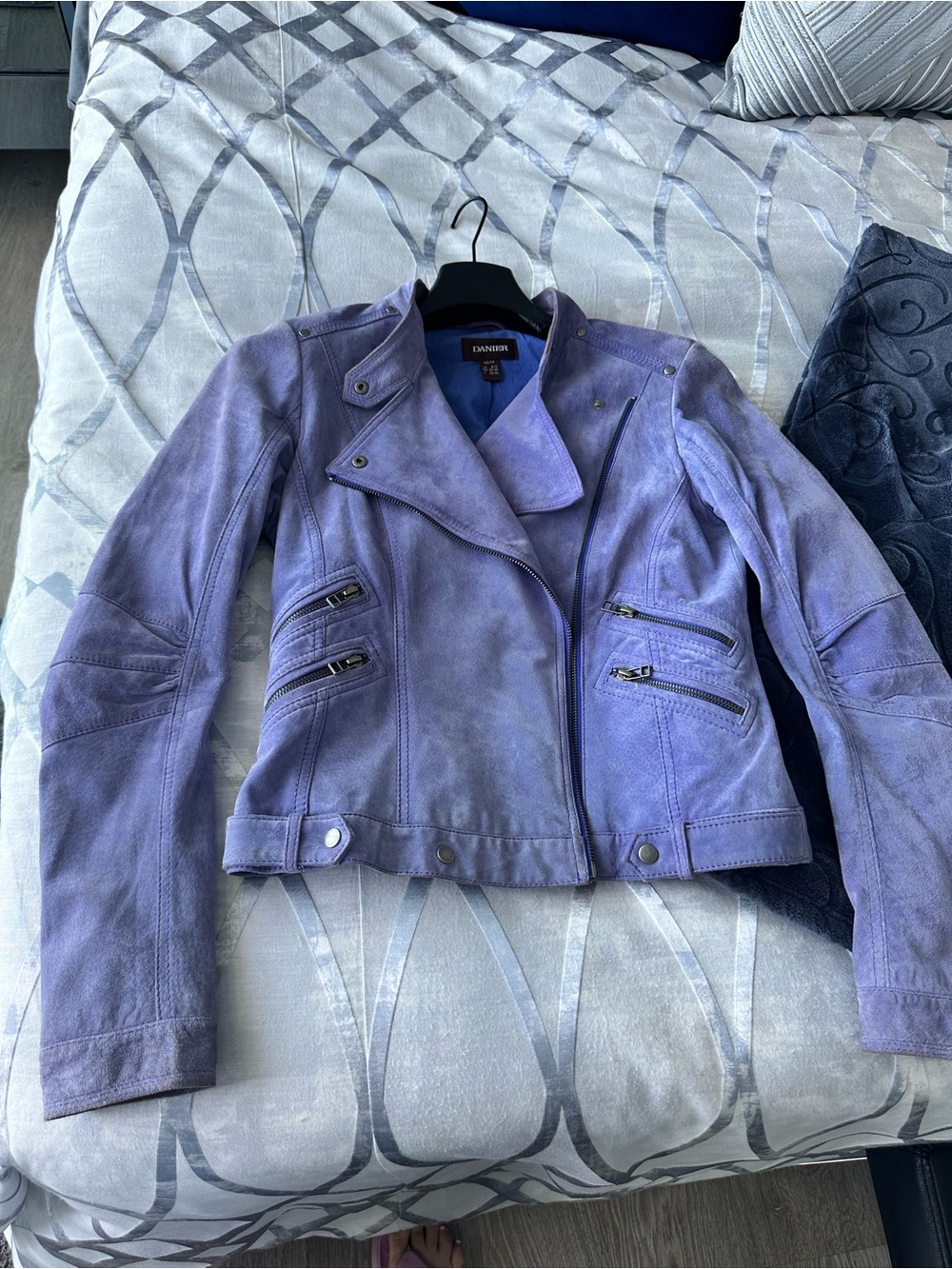 Danier Lavender 💜 Suede Moto Jacket - Women (XS but fits a Medium). - Picture 10 of 10